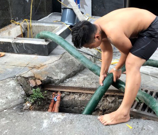 Thau rửa bể nước tại Hà Nội. Dịch vụ vệ sinh bể nước Giá Rẻ, Uy Tín